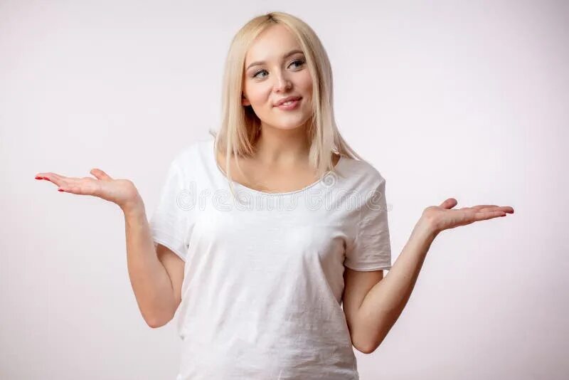 Девушка руки в стороны. Ребенок пожимает плечами. Ребенок пожимает плечами. Девочка разводящая руками. Девочка разводящая руками.