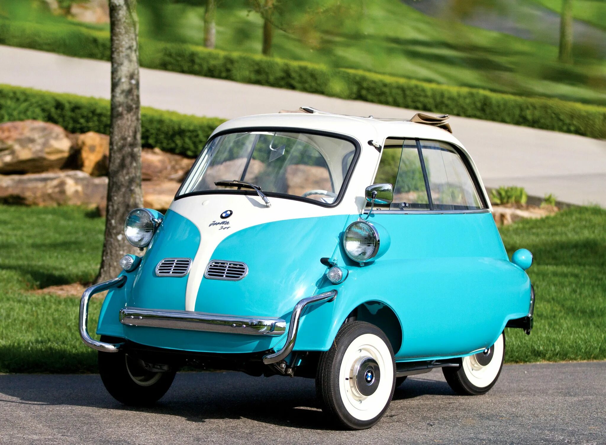 Автомобили 1 час. БМВ Изетта 300. Автомобиль BMW Isetta 300. BMW Isetta 300 us-spec. BMW Isetta 300 1955.