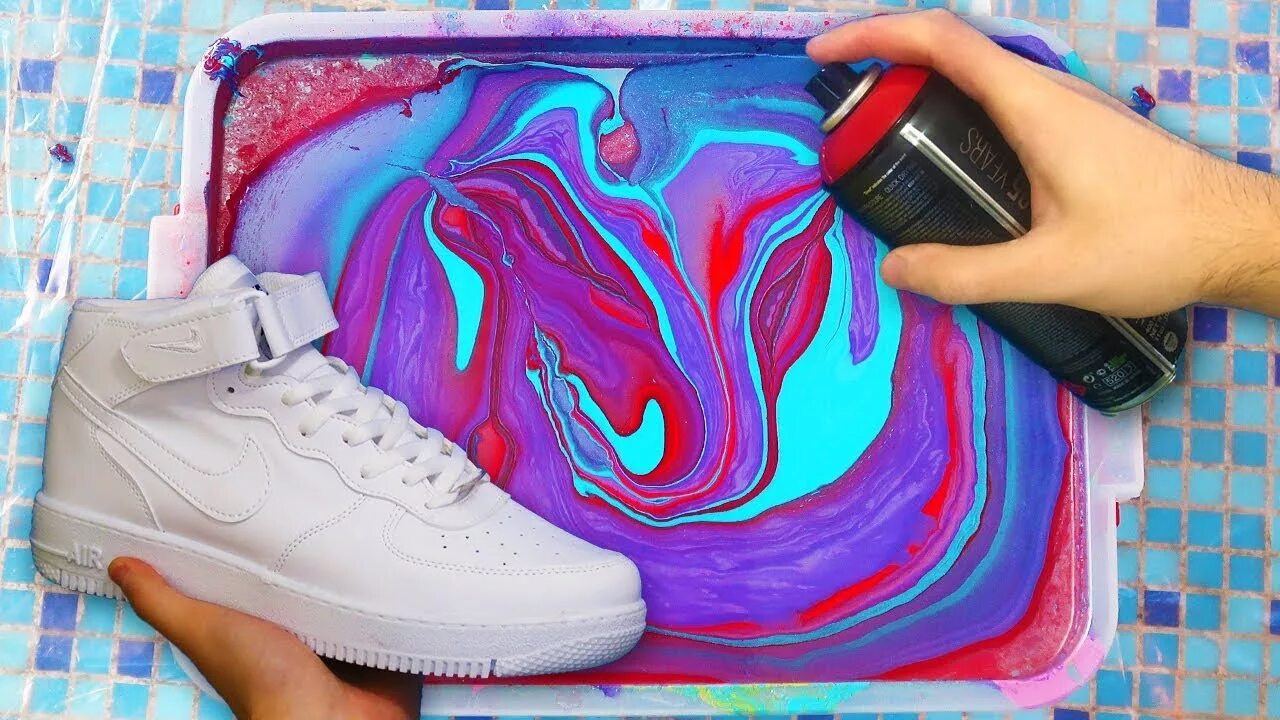 кроссовки в краске. покрасил кроссовки краской. покрасить кроссовки. краска для кроссовок. красим кроссовки баллончиком.