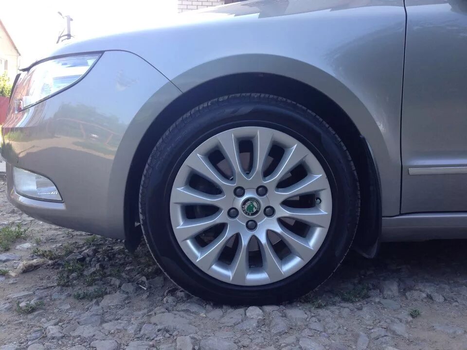 Колесо 225 50 r17. 225/55 R18 Superb. Колеса 225/ 50 r17 Skoda Octavia. 225/50 R17 Skoda Superb 2.