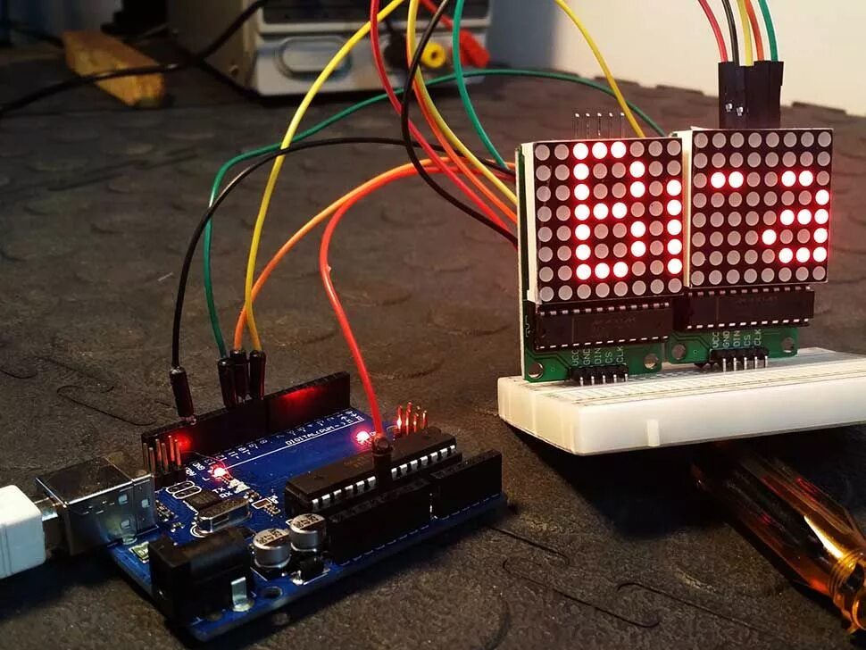 Собран на ардуино. Max7219 матрица. Max7219 к ардуино уно. Led матрица Arduino. Ардуино: светодиодная матрица с драйвером max7219.