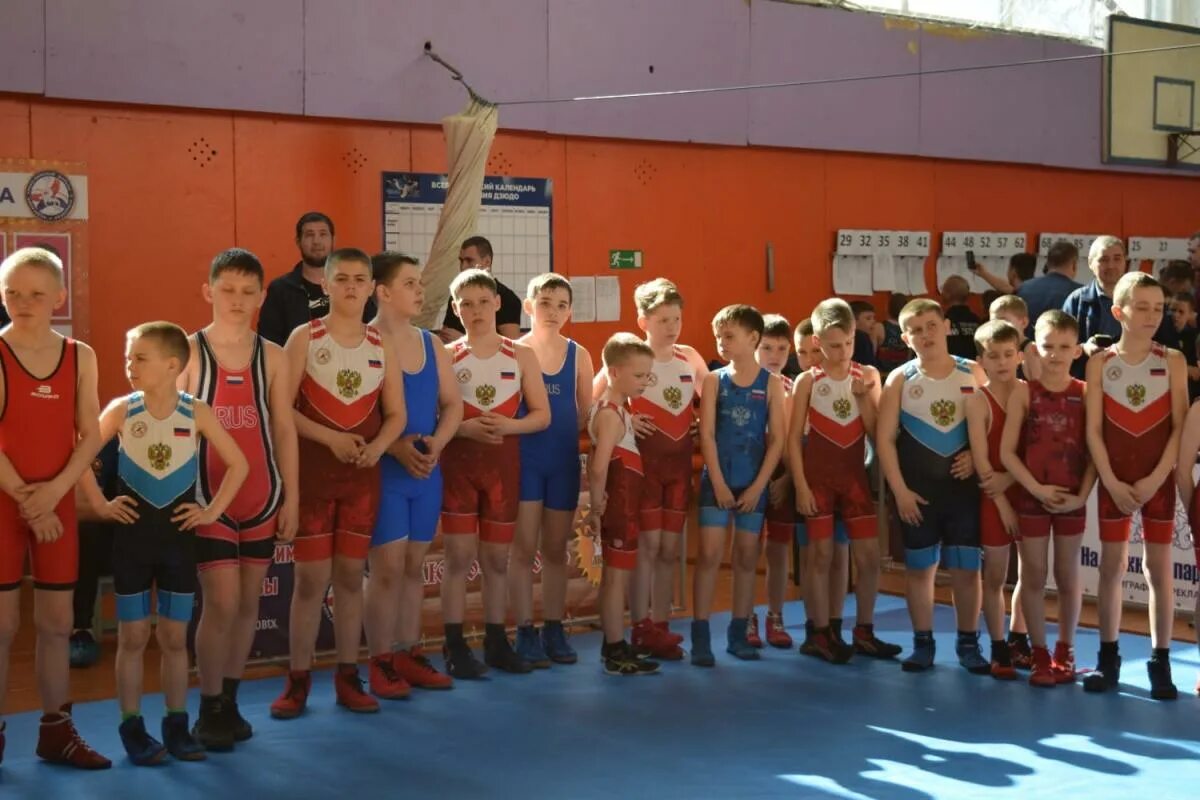 Буревестник солнечногорск настольный теннис 2017. Аскиз борьба зал борьбы. Юбилейный рубцовск баскетбол. Краевая спартакиада по баскетболу алтайского края. Зал борьбы.