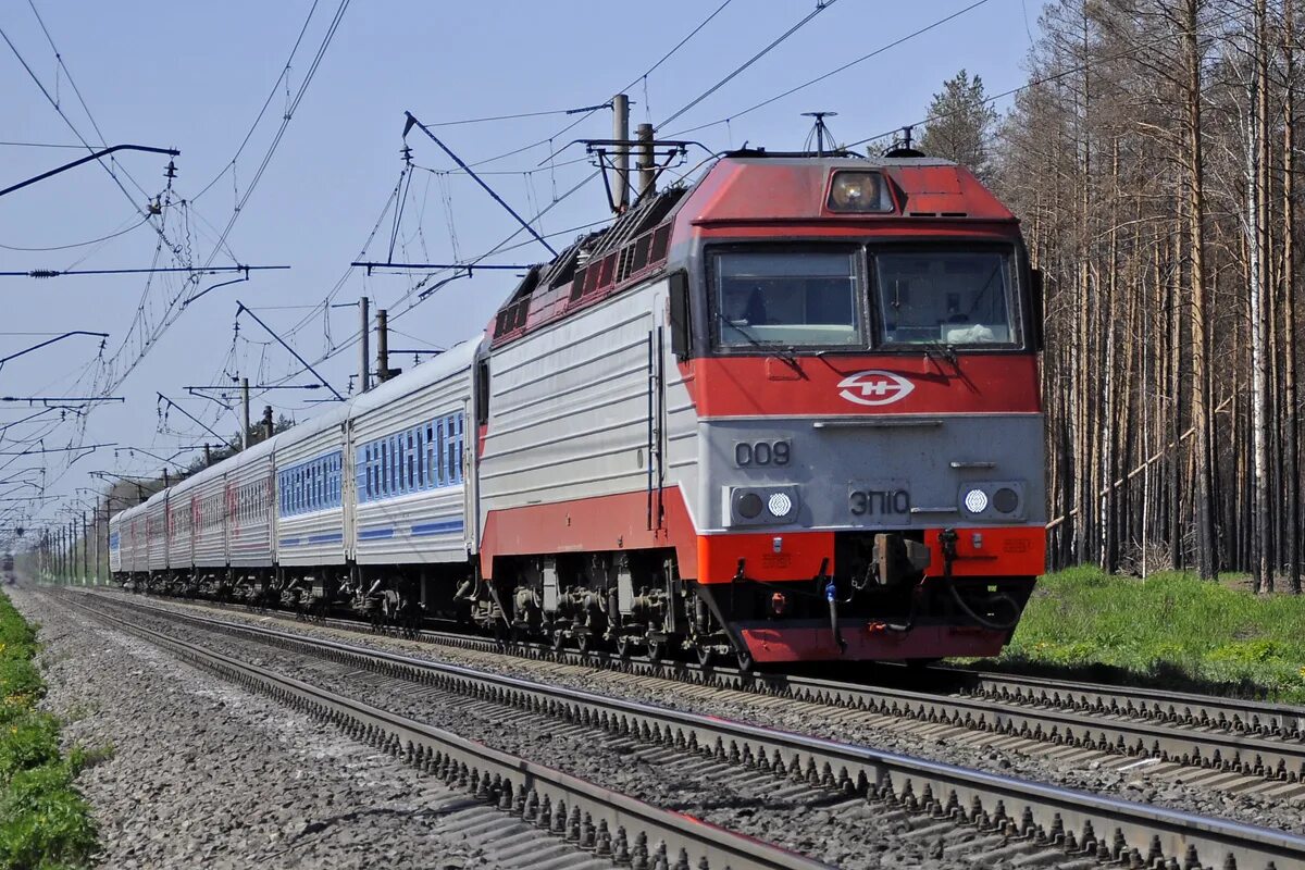 Электровозы право. Эп10 электровоз. Эп10 002. Эп10 011. Эп10-001 электровоз.