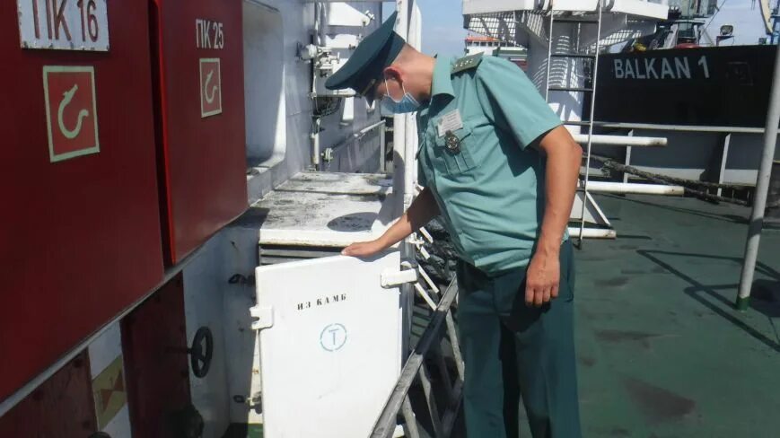 контейнера в зоне таможенного контроля. таможенный контроль в порту. кодекс торгового мореплавания российской федерации. морской порт таможня. морской порт таможня.