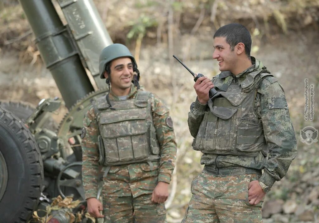 Арм форм. Армянские военные. Солдаты Армении. Армянский солдат. Армянский солдат в форме.