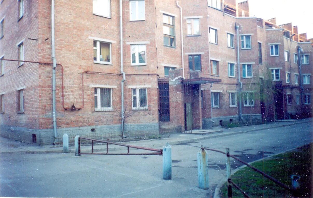 5 й поселок. Сельмаш поселок орджоникидзе. 13-й поселок. посёлок орджоникидзе, астраханский пер.. орджоникидзе 80, дом 1.