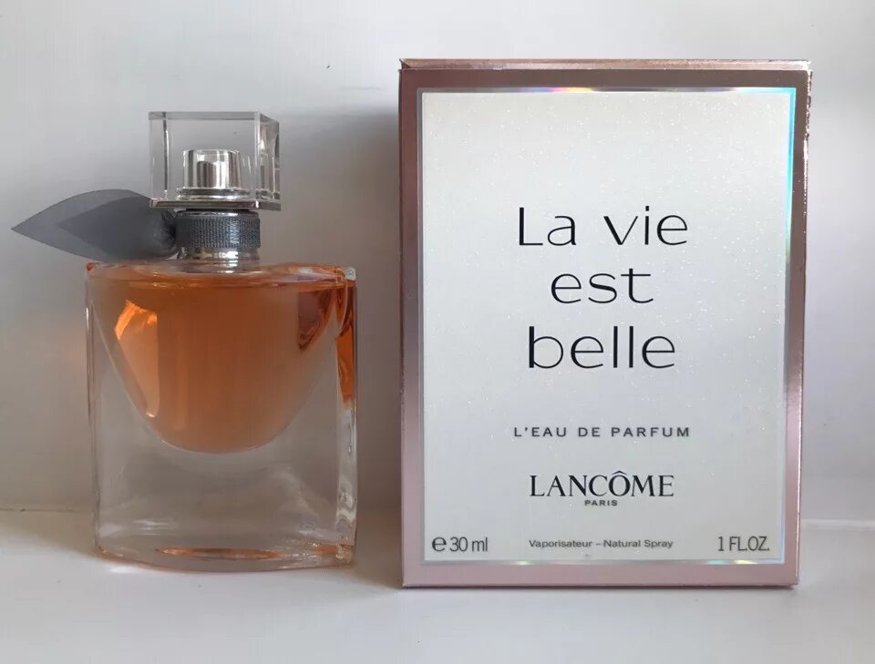 Lancome la vie est belle цены. Ланком ла ви ест Белль 30 мл. Духи ла Виста Бель ланком. Духи ланком la vie est Belle. Lancome духи женские la vie est Belle.