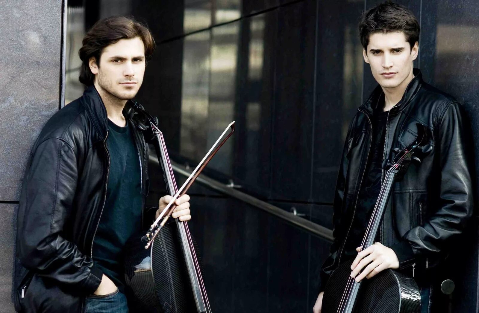 Дуэт виолончелистов. 2 Cellos. 2cellos "2cellos".