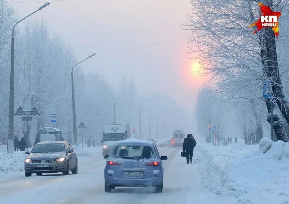 Сильный мороз в городе. Мороз в городе. Морозная погода. Погода Мороз. Сильный Мороз в Москве.