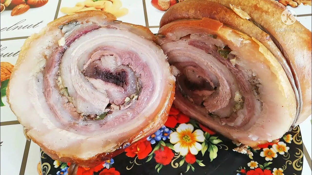Рецепт рулета из свиной брюшины http://ovkuse.ru/recipes/retsept-ruleta-iz-svino