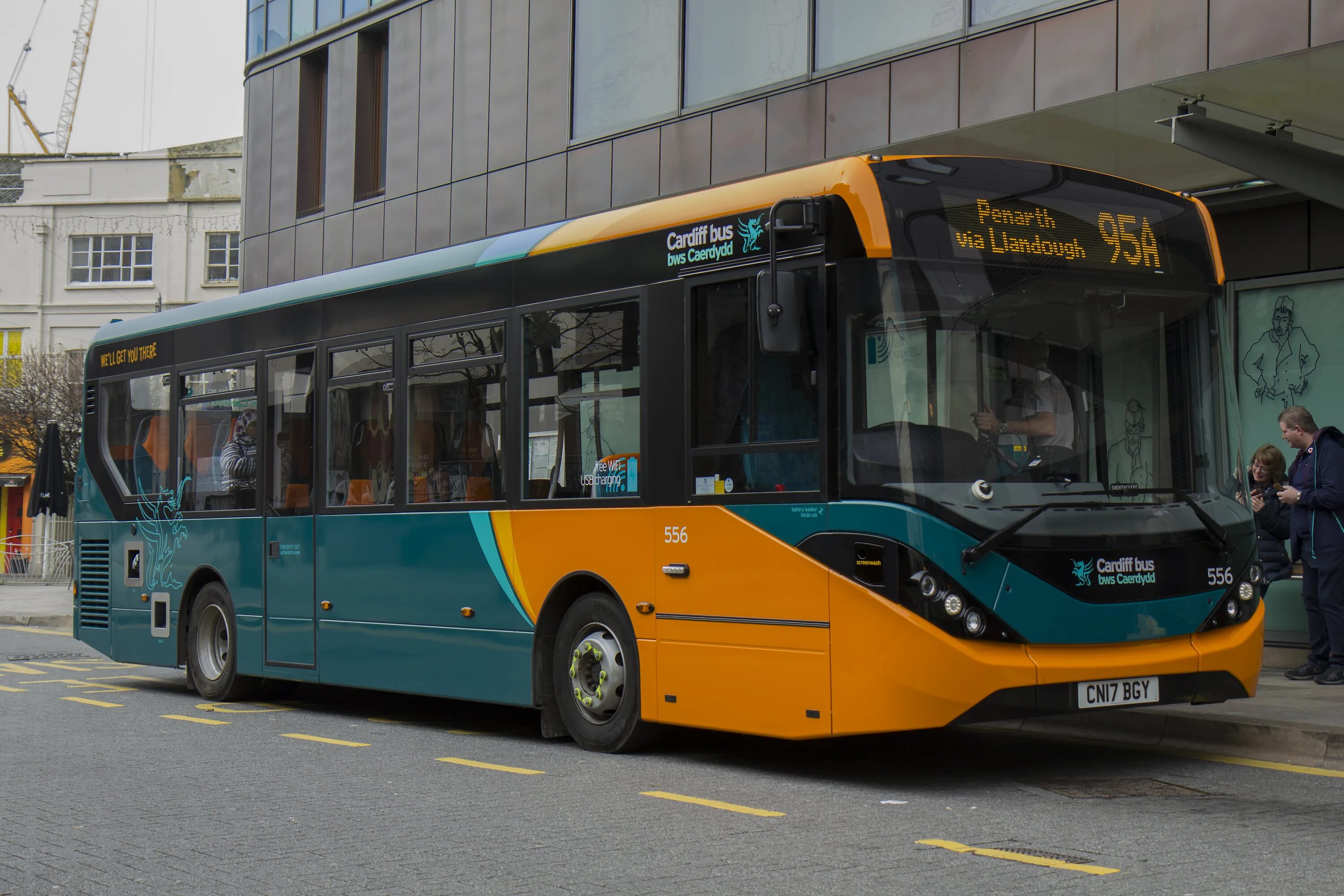 Транспорт автобус 6. Alexander Dennis автобусы. Кардифф общественный транспорт. Автобус в Кардиффе. Городские автобусы «Dennis».