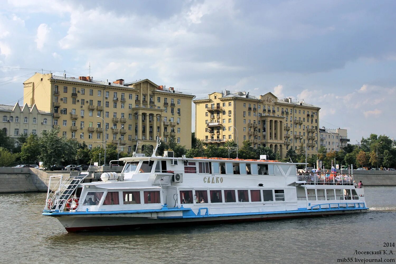 Теплоход садко нижний новгород. Речной автобус. Автобус речной. Речная маршрутка. Теплоход садко нижний новгород.