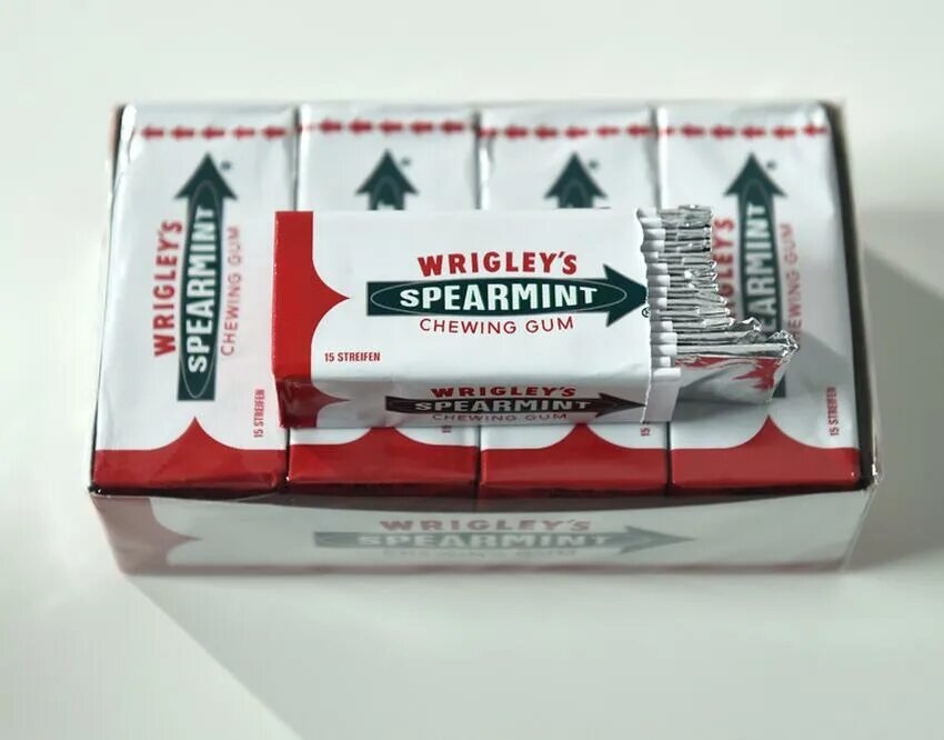 Куда делись жвачки. Жевательная резинка wrigley spearmint. Блок жвачки дональд. Жевательная резинка стиморол - 70. Eclipse жевательная резинка.