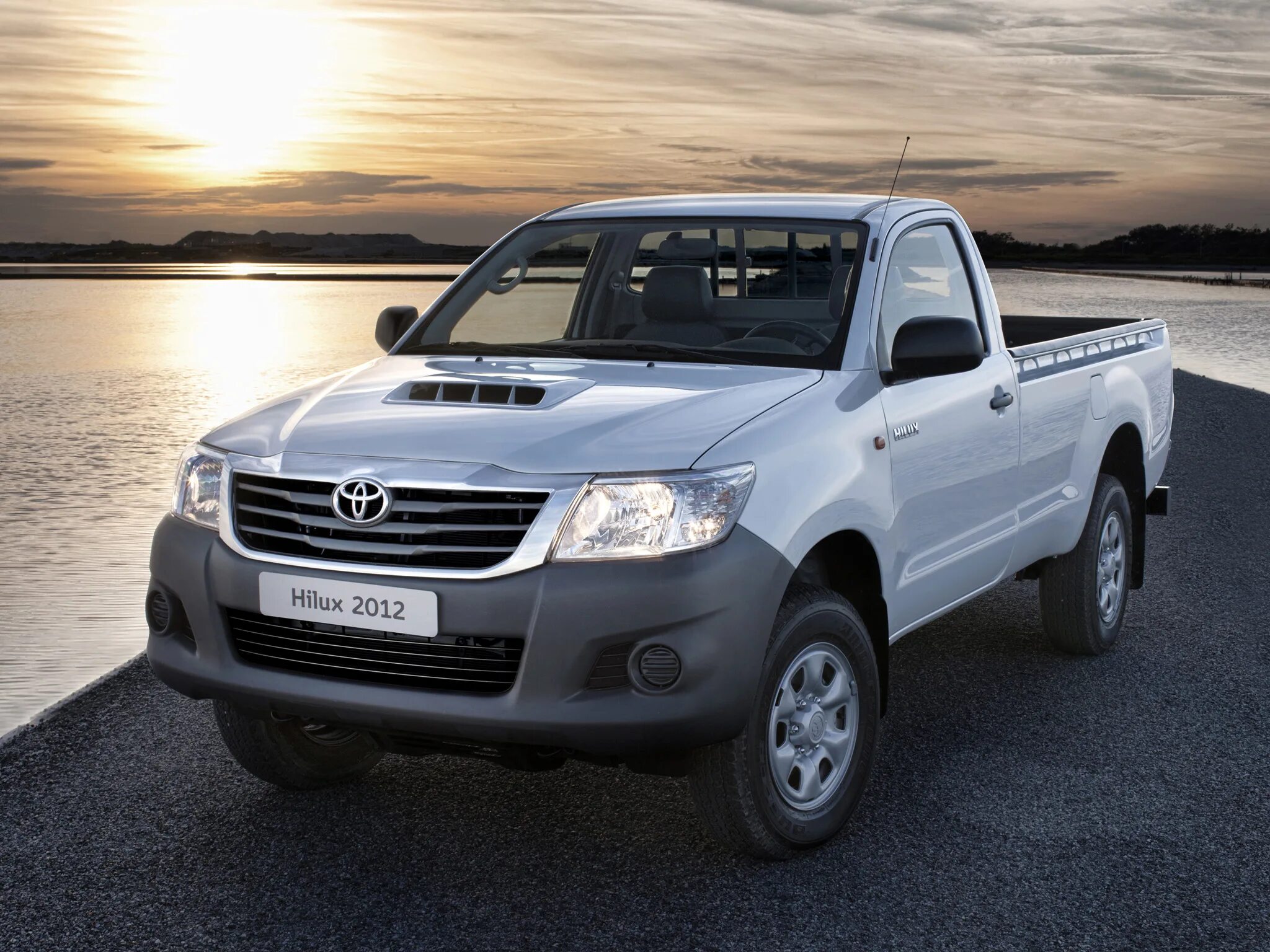 Купить хайлюкс дизель. Toyota Hilux 2012. Toyota Hilux 2012 2.4. Toyota Hilux 2011. Toyota Hilux Single Cab.