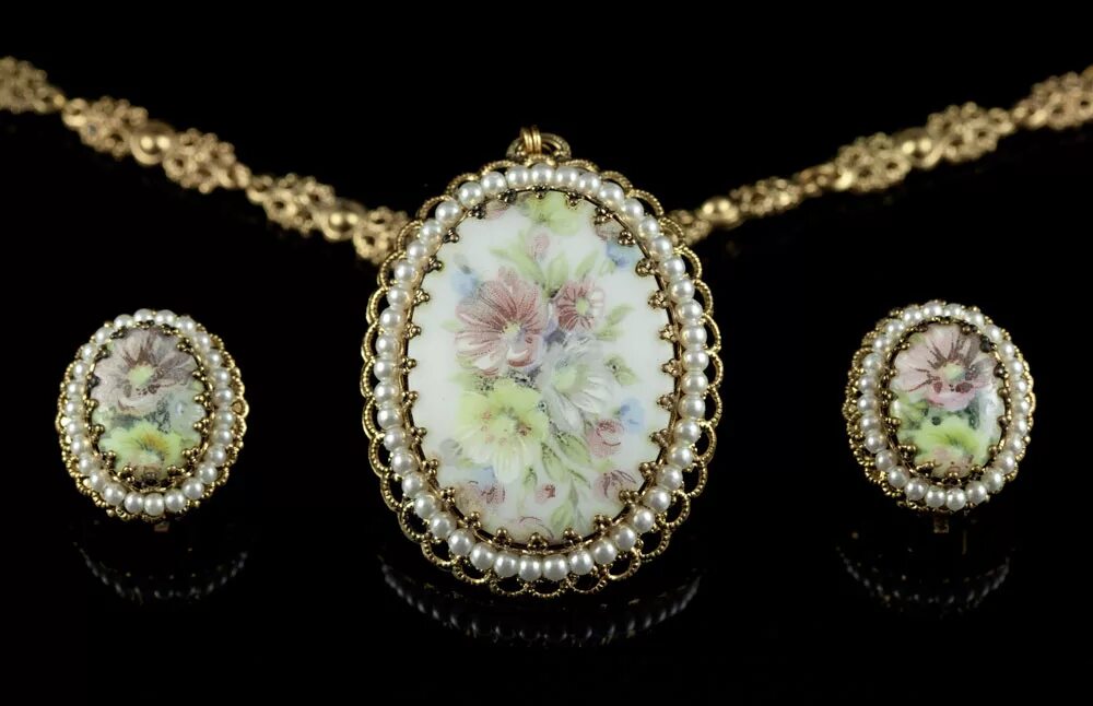 Украшение рококо. Buccellati ювелирные украшения барокко. Украшения барокко франция 17 век. Цитернадель рококо. Парюра рококо.