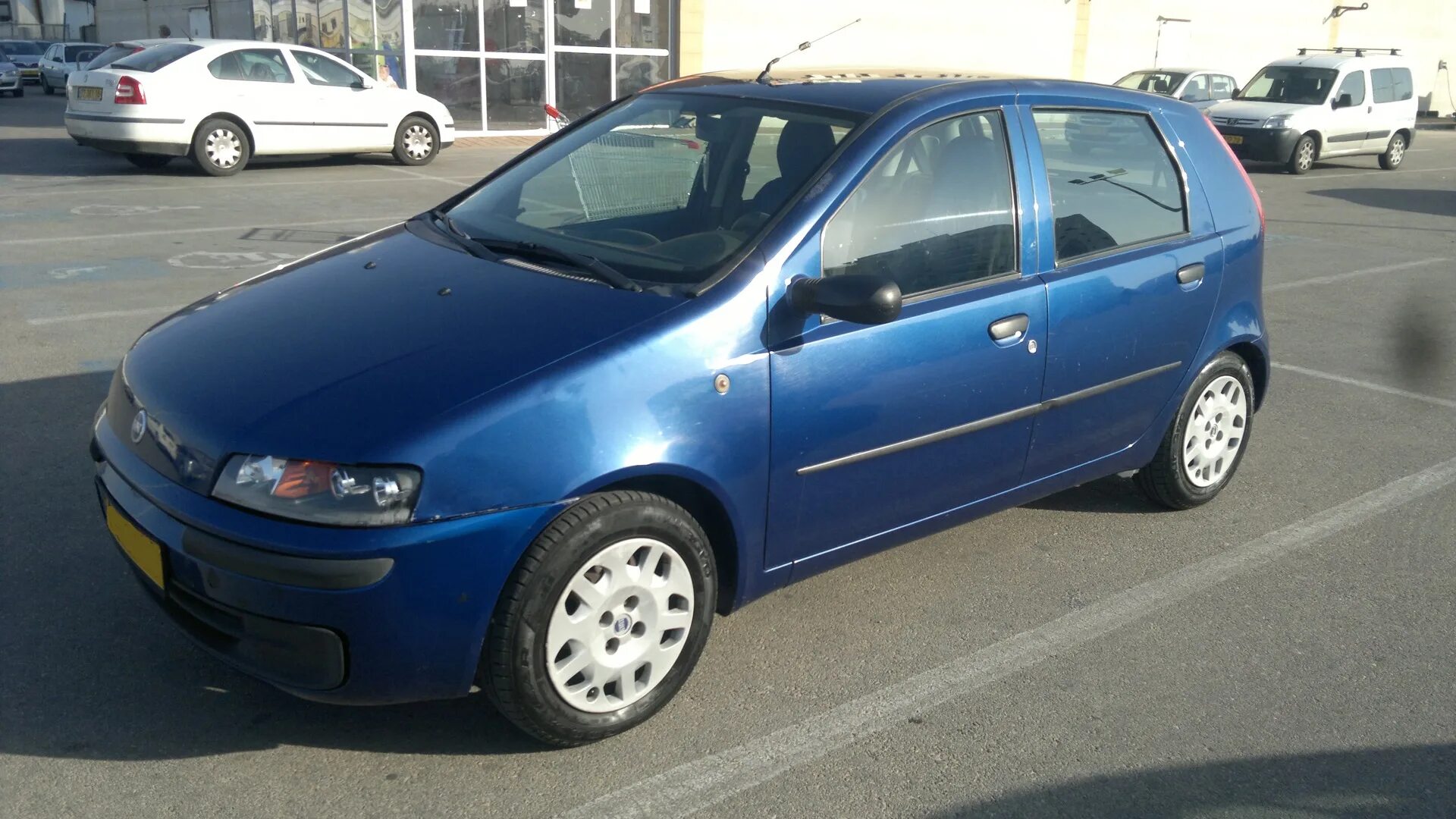 Fiat punto 2001 год 1 и 2 объем двигателя. Фиат пунто 1. Фиат пунто 2 2002. Фиат пунто 2001 1. Фиат пунто 2001.