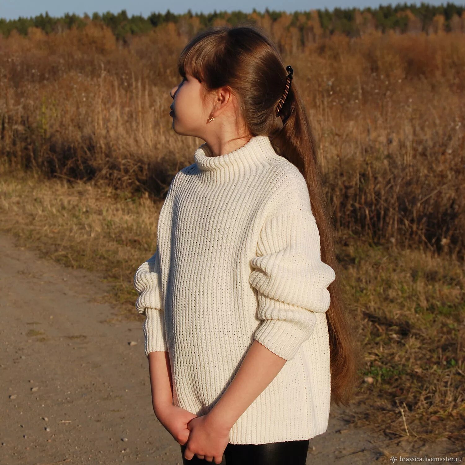 Свитер оверсайз для девочки спицами. Свитер оверсайз. Детский свитер оверсайз. Пуловер для девочки. Детский свитер оверсайз.