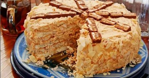 Сникерс без выпечки из печенья