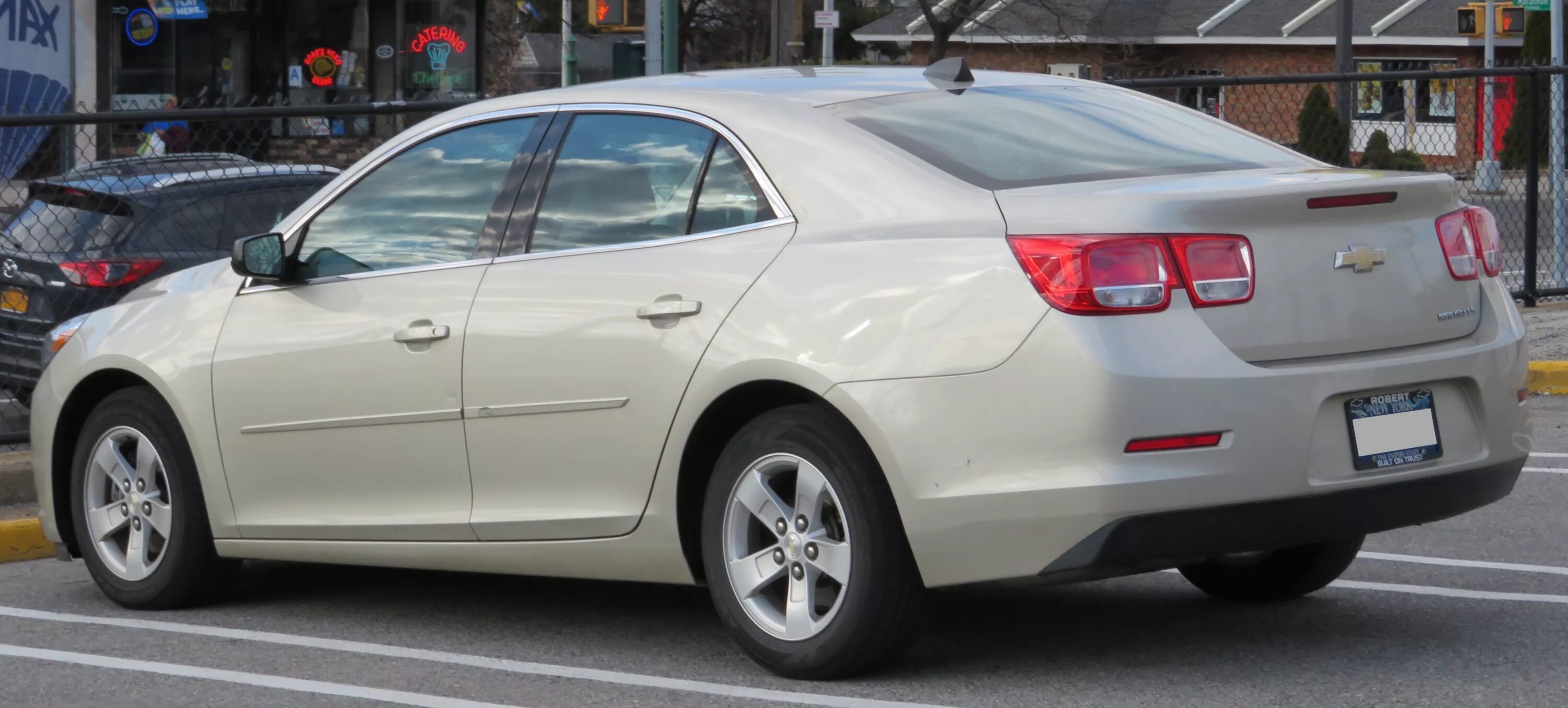 Шевроле малибу поколения. Chevrolet Malibu 8 поколение. Шевроле Малибу 1 поколение. Chevrolet Malibu 4. Chevrolet Malibu 2012 America.