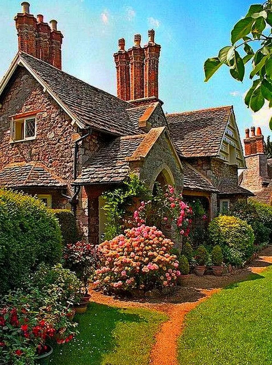Английский дом картинки. Английский домик. Дом в Англии. Дом в английском стиле. Английский коттедж.