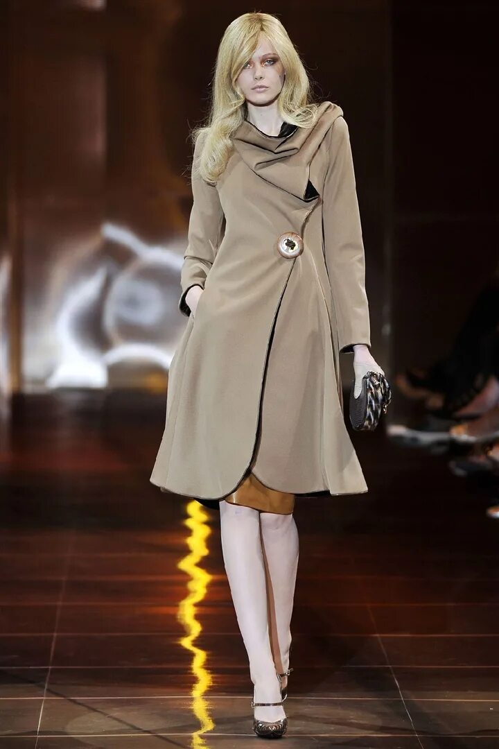 Осеннее пальто. Пальто carolina herrera. Дизайнерское пальто. Дизайнеры пальто. Дизайнеры пальто.