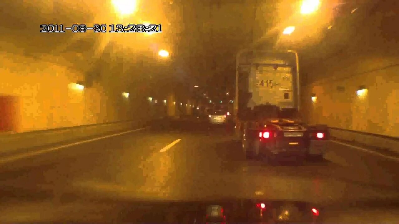 Дтп в кронштадте сегодня. Авария в туннеле в кронштадте. фото дианы в машине тоннеле авария.