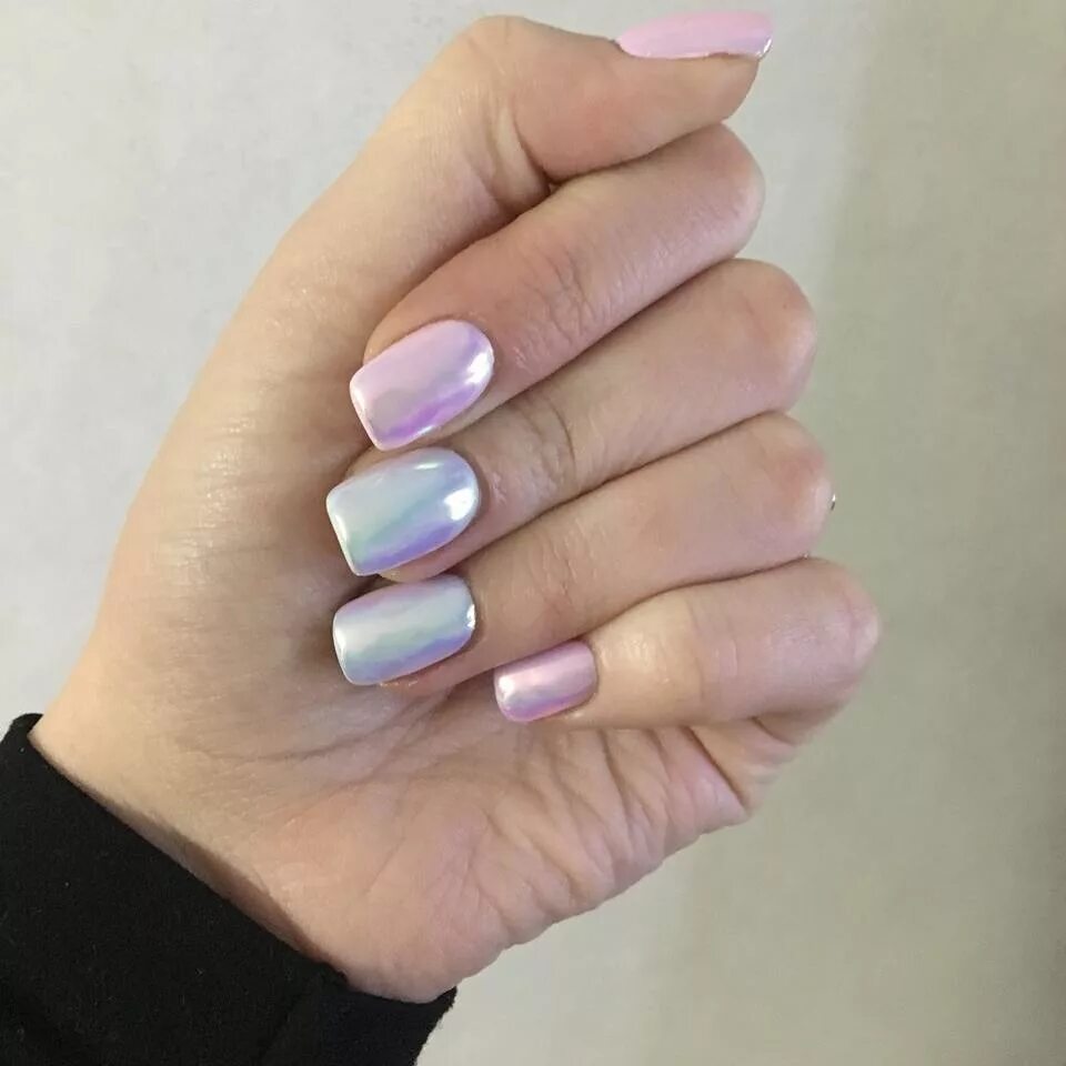 маникюр лунный камень