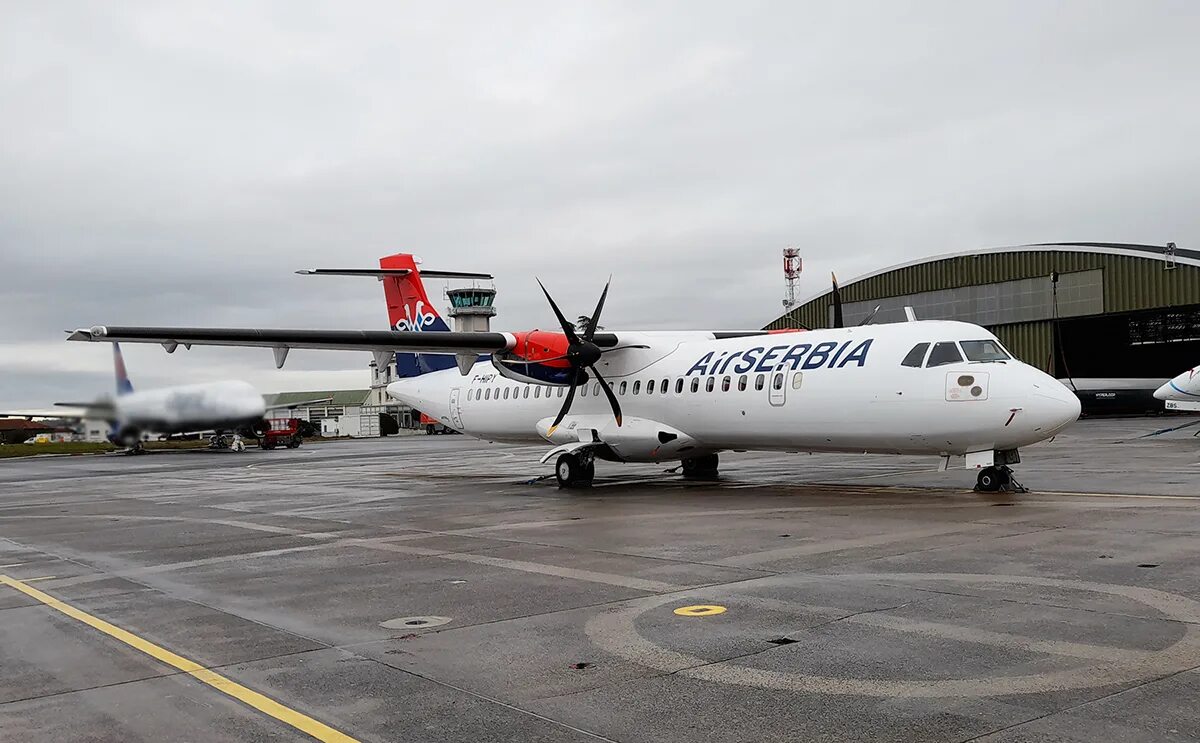 ATR 72-600. ATR 72 Сербия. ATR 72-500 самолет. ATR 72 самолет Air Serbia.