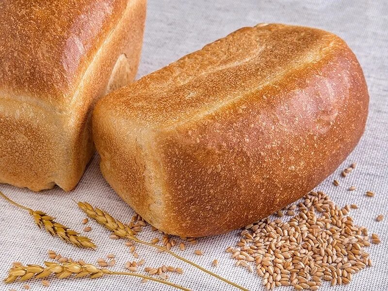 Хлеб пшеничный формовой. Ржано-пшеничный хлеб ржано-пшеничный хлеб. Хлеб пшеничный 1 сорт. Хлеб пшеничный формовой из муки высшего сорта.