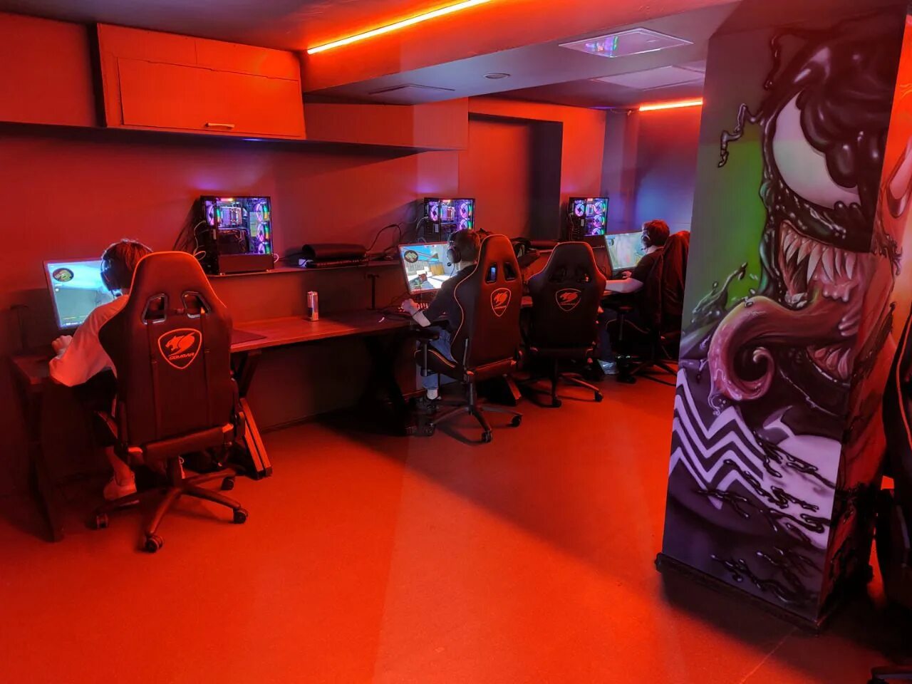 Автосервис маршал на кантемировской. Кантемировская улица, 65. 59а. Дизайн игрового клуба. Iziplay компьютерный клуб.