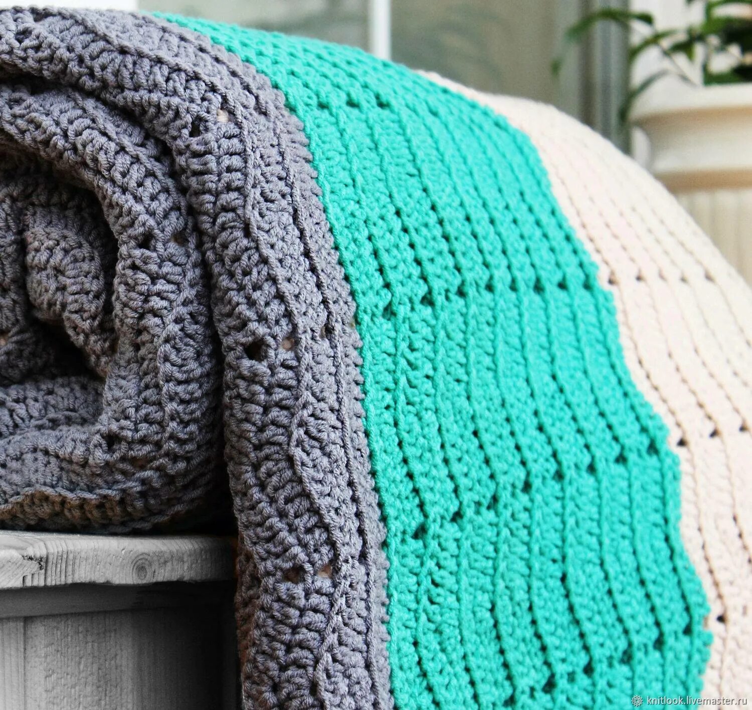 Вязаный плед на диван. Chunky blanket пряжа. Вязаное одеяло. Вязаное одеяло. Трикотажный плед.