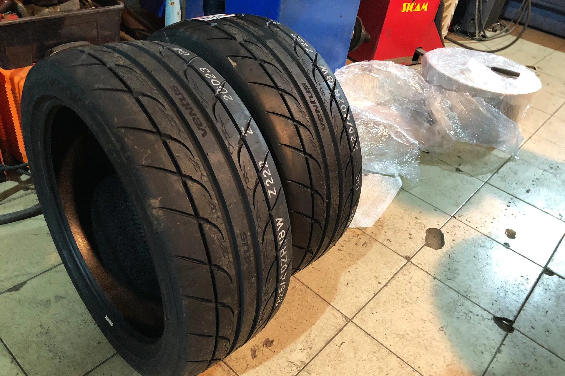 Hankook r18 лето. Hankook z222 Ventus rs3. 225 40 18 Hankook. Hankook Ventus rs3. Ханкук Вентус z 222.