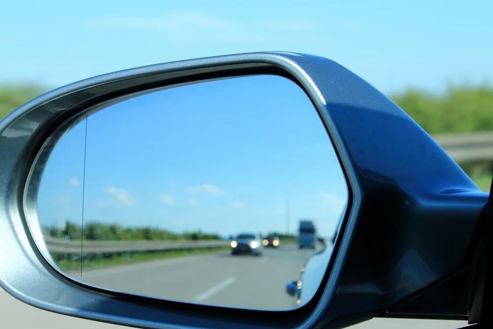 With mirror view. Зеркало машины боковое. Зеркало в машине. Автозеркала боковые круглые. Красивые автомобильные зеркала.