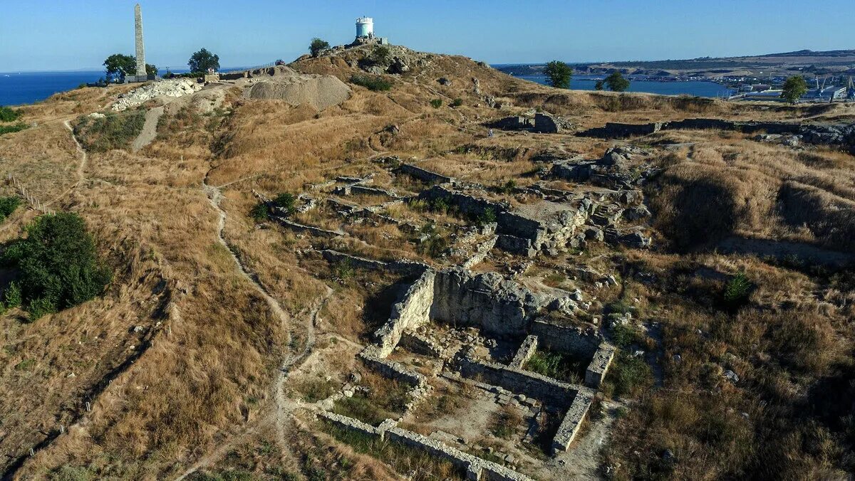 Город крыма сохранивший название с античного времени. Городище Пантикапей Керчь. Руины древнего Пантикапея Керчь. Древний город Пантикапей в Керчи. Керчь Акрополь Пантикапея.