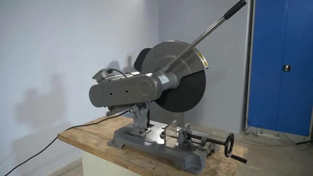 Торцовочная пила по металлу своими руками. Станок отрезной дисковый jet jcom-400t 400v. Отрезной станок по металлу из циркулярки. Отрезной станок для профильной трубы. Метеор 1204.