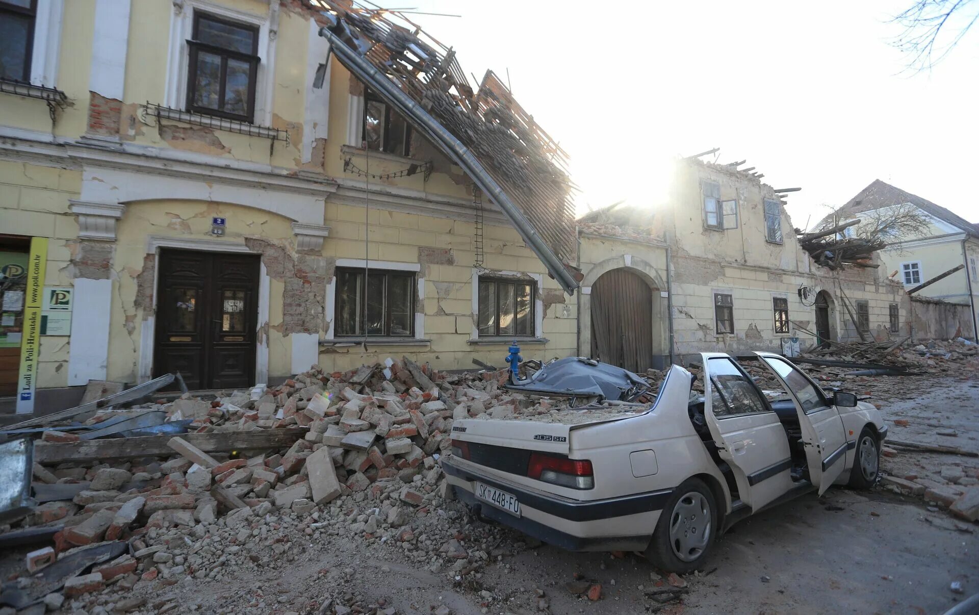 Землетрясение в Хорватии 2020. Землетрясение в Хорватии 2020 фото. Разрушенный город Хорватии. Землетрясение в черногории 2024