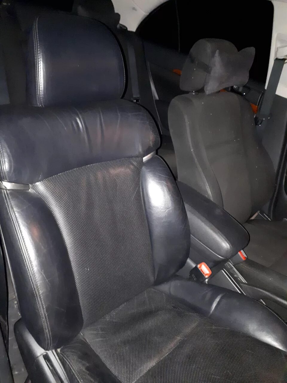 Передние сиденья авенсис версо. Сиденье авенсис. Сиденья тойота авенсис 2007. Сиденья авенсис т250. Авенсис передние кресла.