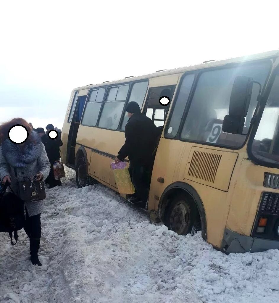 90 автобус мичуринск. Автобус Мичуринск село Кочетовка. Автобус девятка Мичуринск. Автобус 9 Мичуринск. Мичуринск ДТП на Кочетовке 21.11.2012.