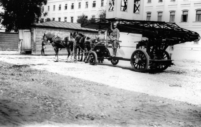 Первая пожарная команда. Первая пожарная команда в Москве 1804. Первые пожарные. Первая пожарная команда 1624. Пожарная команда 19в.