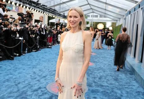 Naomi Watts outfit.