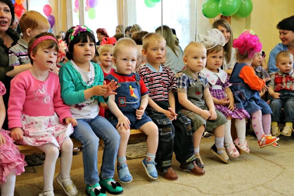 Первый день в детском доме. Детский дом малютки Анжеро-Судженск. Детский дом. Детские дома. Дом для детей.