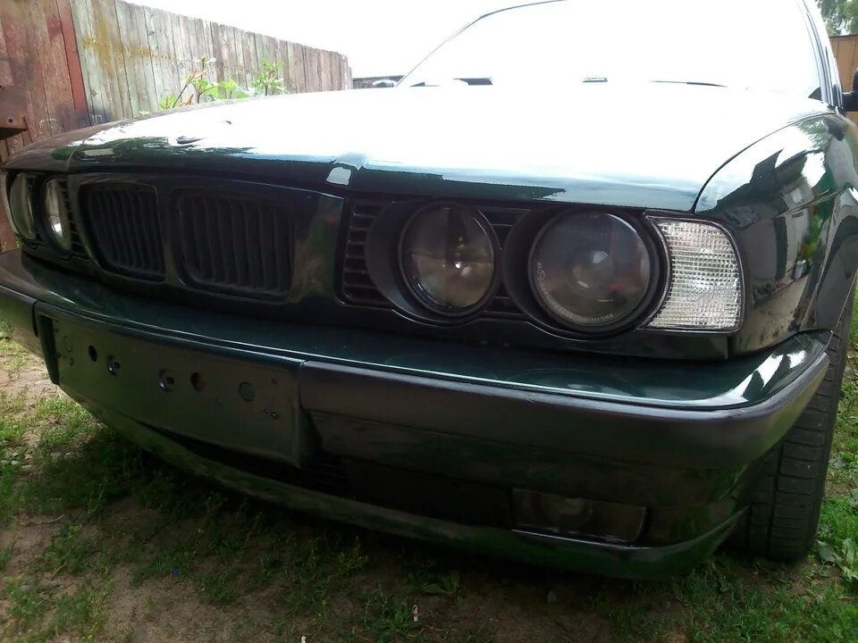 Хелла е34. BMW e34 HELLA Black. БМВ е34 Хелла Блэк. Фары HELLA Black BMW e34. HELLA Блэк е 34.