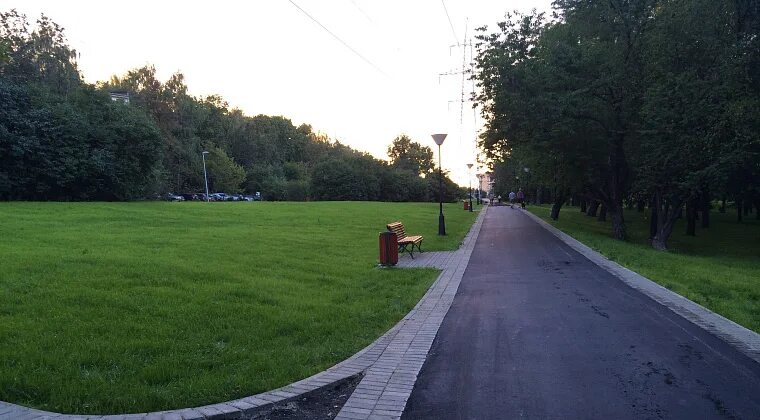 Д зюзино. Парк Зюзино Москва. Парк Зюзино на Каховке. Зюзинский пруд. Зюзино район Москвы.