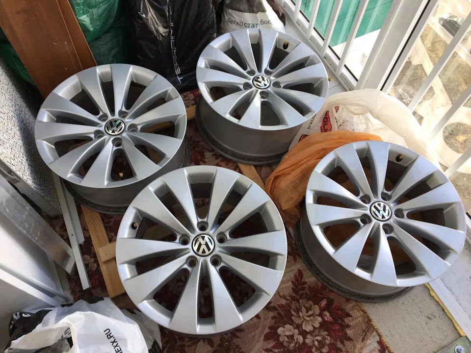 Оригинальные диски vw r16. Диски volkswagen passat b6 оригинал литые. Interlagos r17 jetta. Диски фольксваген б6 штатные. Диски пассат б6 r16 оригинал.