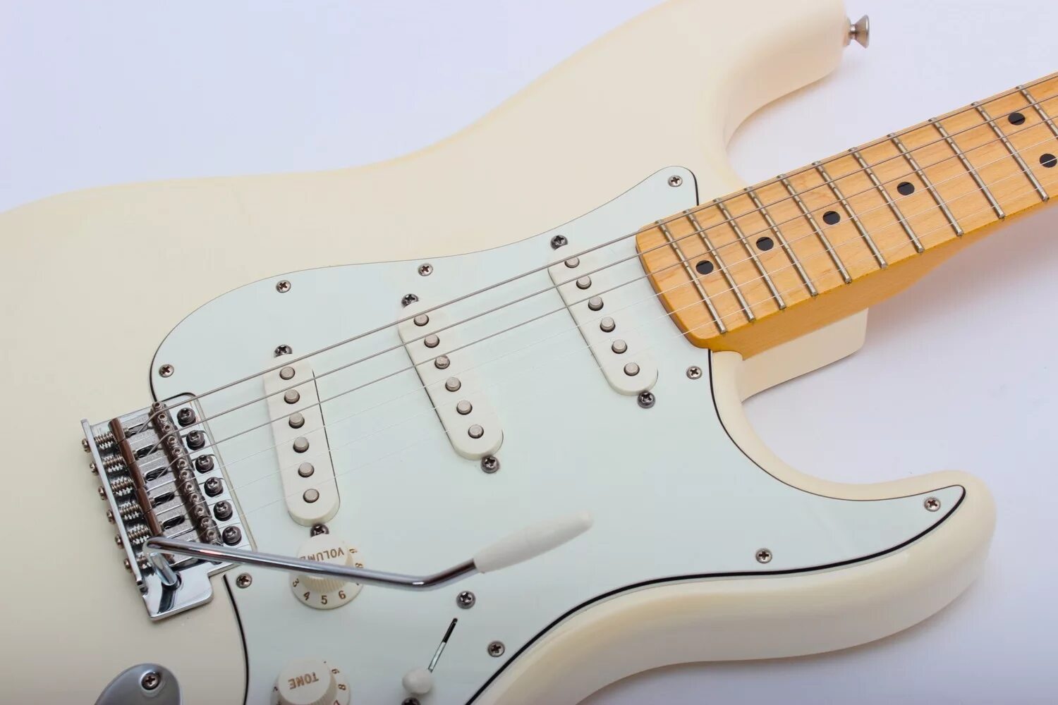 Squier contemp special. Фендер стратокастер. Fender Stratocaster белый. Fender 1958 Stratocaster белая. Фендер стратокастер 1968.