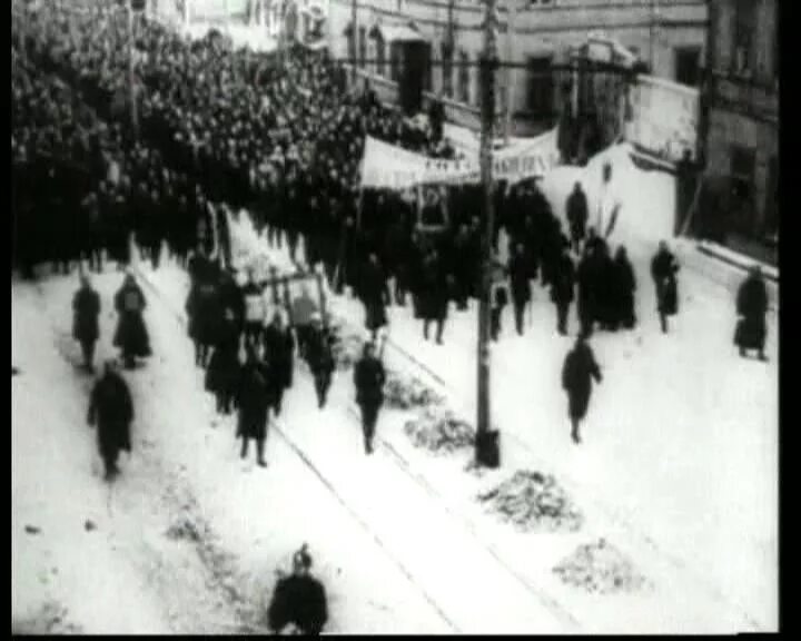 Кровавое воскресение 1905 г. 9 Января 1905 кровавое воскресенье. Кровавое воскресенье 1905. Расстрел мирной демонстрации 9 января 1905 году. Шествие к зимнему дворцу 9 января 1905.