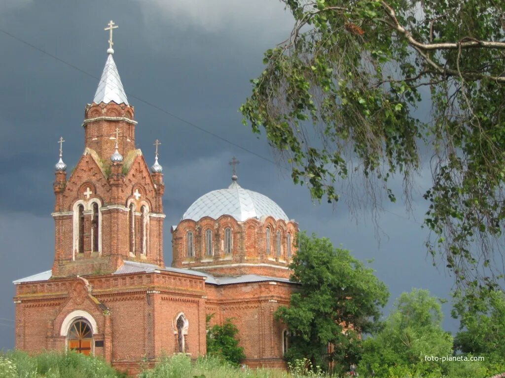 Ловецкие Борки Церковь. Храм в Ловецких Борках Луховицы. Успенский храм село Ловецкие Борки. Ловецкие Борки Луховицкого района Московской области.