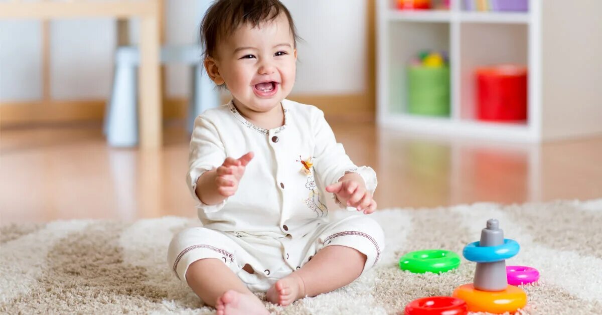 Playing next. Раннее развитие детей 1-3 года. baby playing with toys. child playing with toys. baby play.