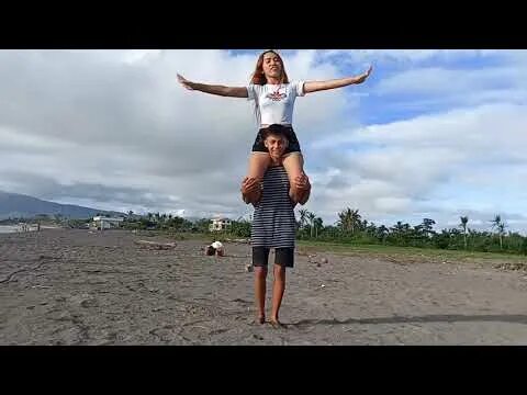 Lift and carry shoulder ride. Lift carry подростки. Shoulder ride. Shoulder ride. Shoulder ride.