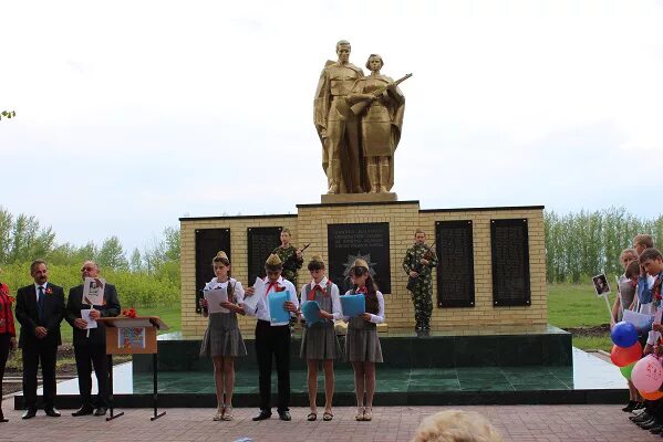 Ф сел. Пгт Подгоренский Воронежской области. ХВОЩЕВАТСКАЯ ООШ Подгоренского района. Памятники в пгт Подгоренский Воронежской области. Хвощеватка Воронежская Подгоренский район.